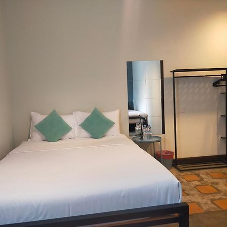 Baan Wangderm Hotel 방콕 외부 사진