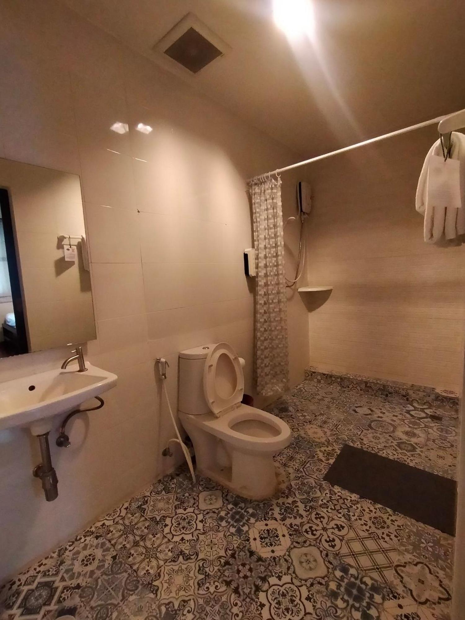 Baan Wangderm Hotel 방콕 외부 사진