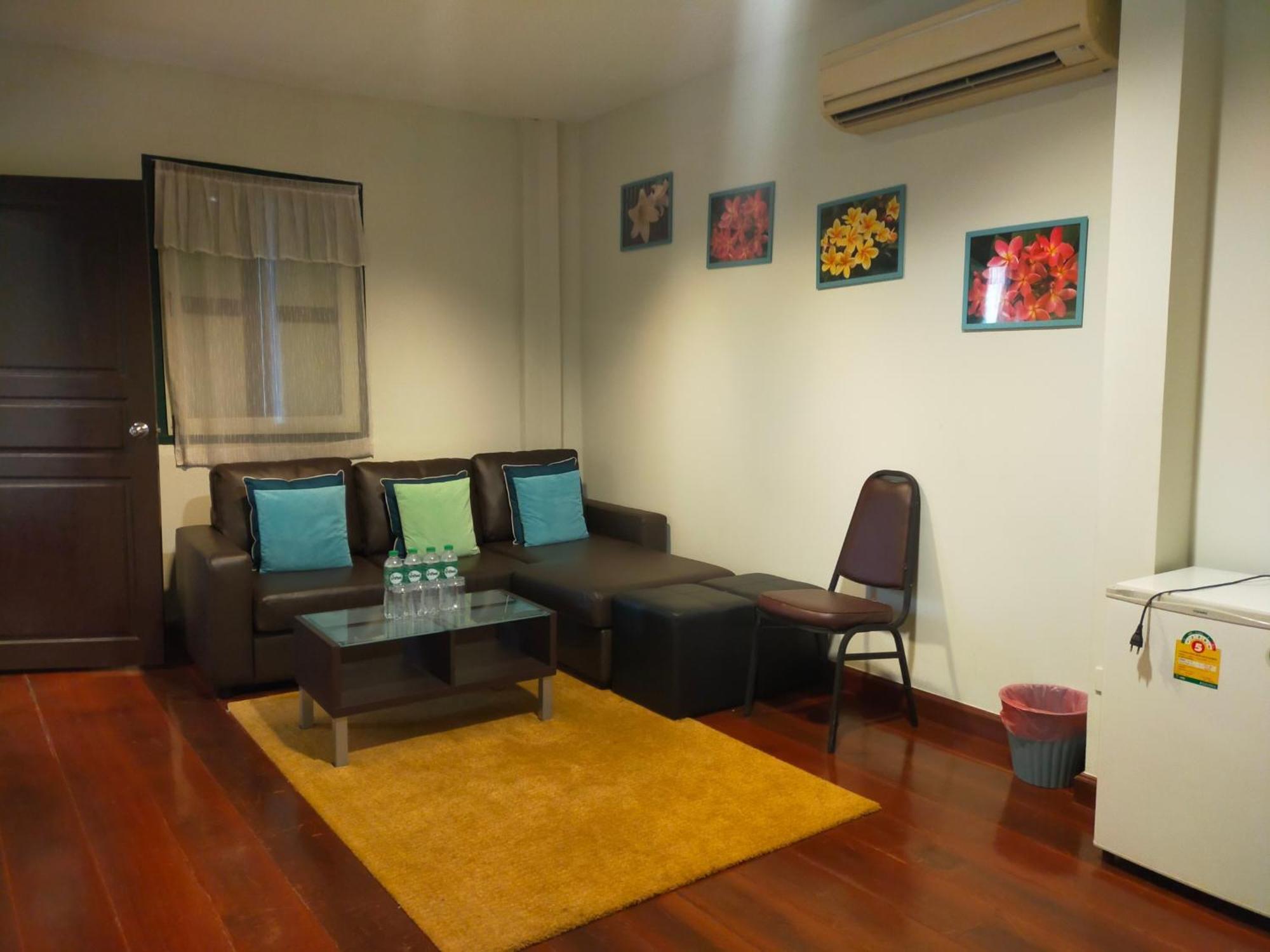 Baan Wangderm Hotel 방콕 외부 사진