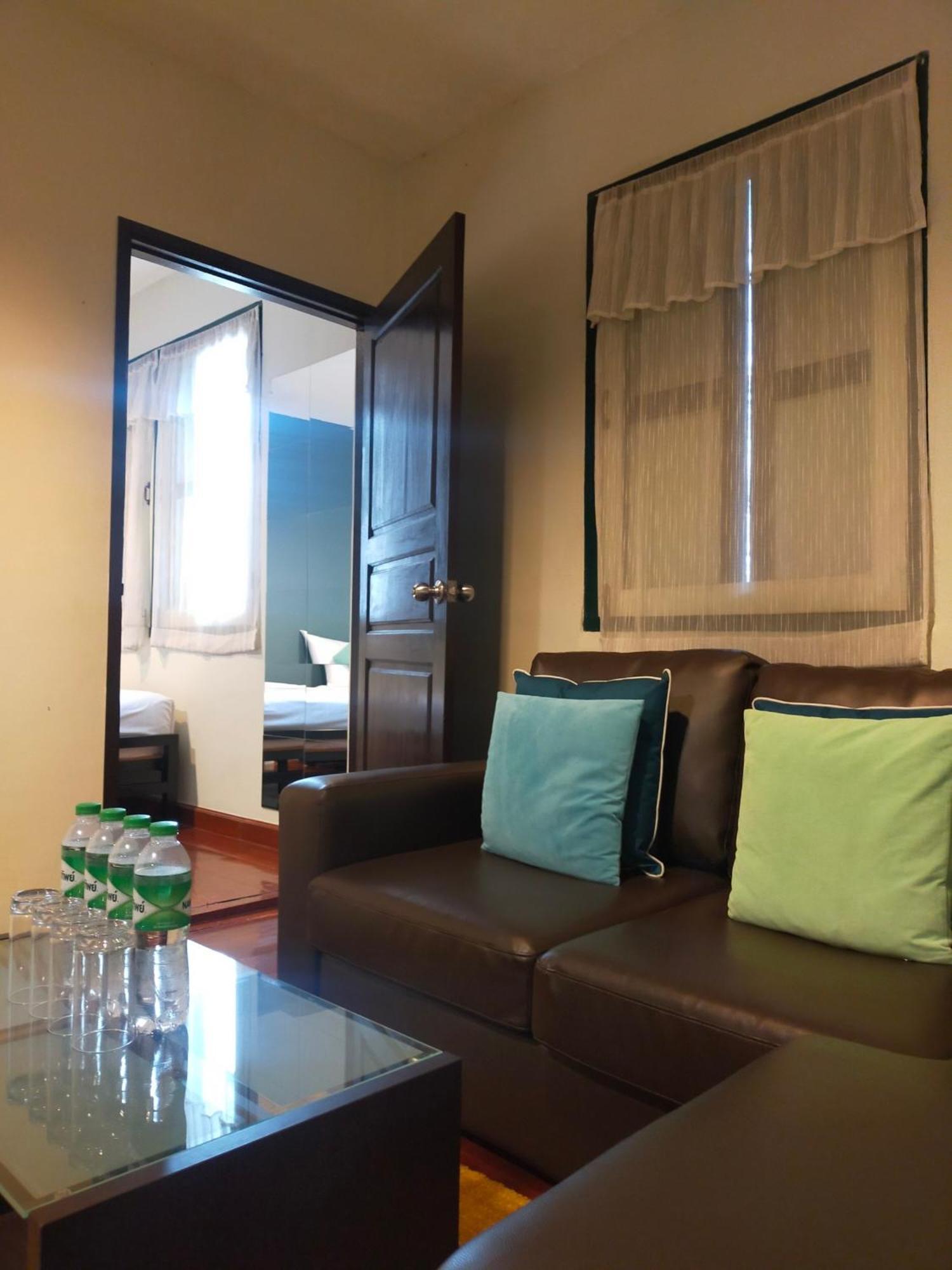 Baan Wangderm Hotel 방콕 외부 사진